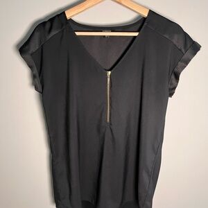 Express Solid Black Blouse Shirt Top‎ Women's Small V-Neck Short Sleeve Zip-up